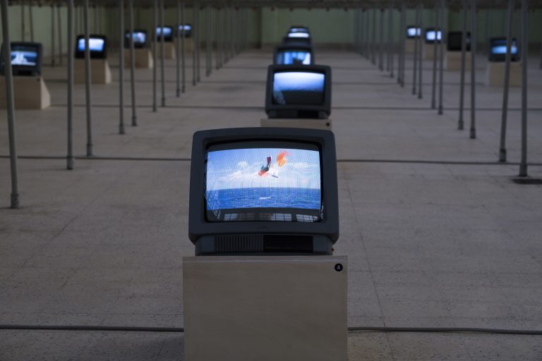 Enrique Ramirez, OCÉAN 33°02′47″S / 51°04′00″N, 2013 — HD video