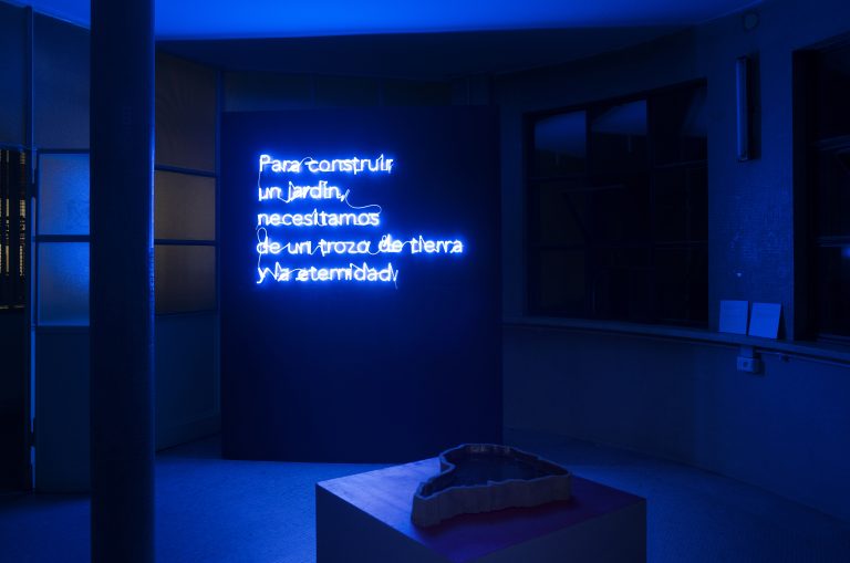 Enrique Ramirez, America bajo el agua, 2018 — terracotta, water