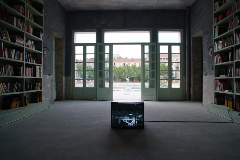 Yuri Ancarani, Ricordi per moderni, 2009 — installazione video composta da 13 cortometraggi
