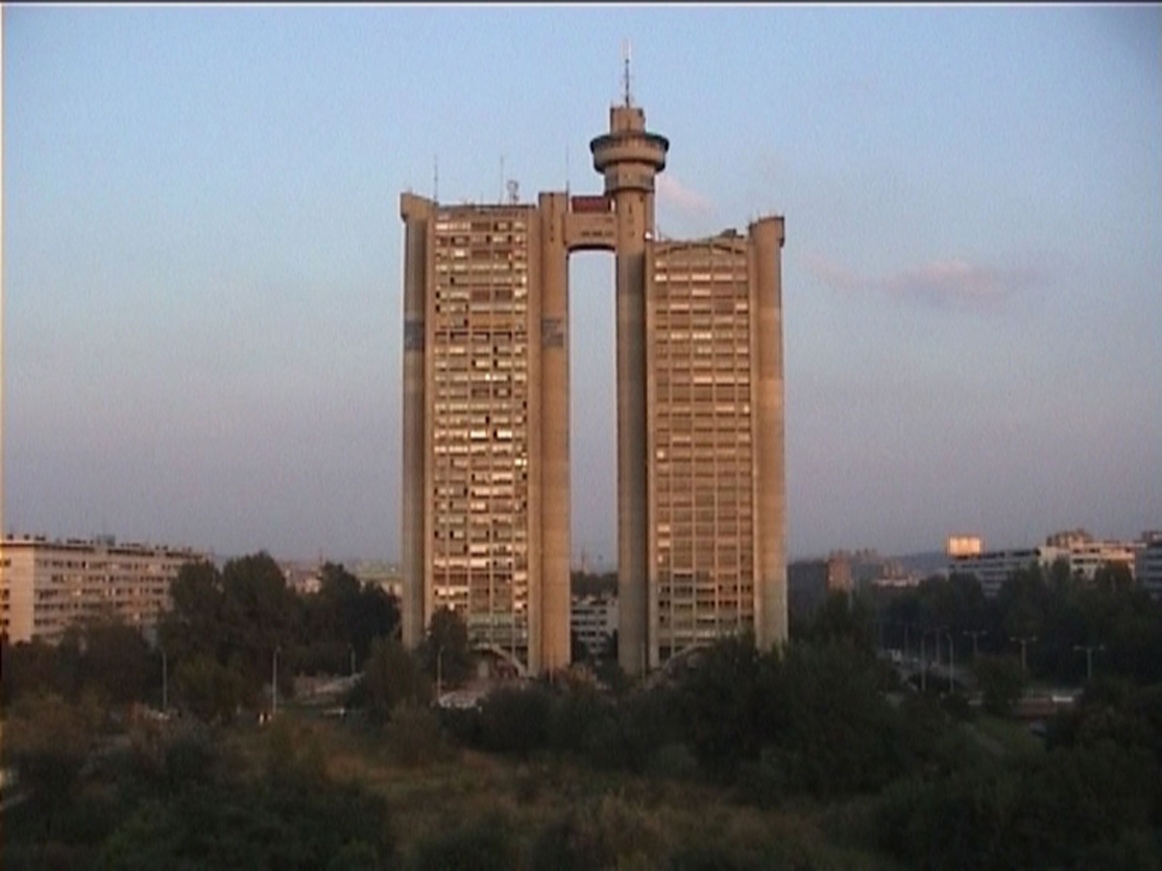 Cyprien Gaillard, Desniansky Raion, 2007 — Betacam numerica, colore, suono