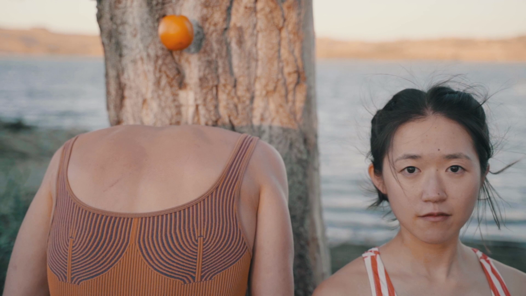 Silvia Giordano, Fresh oranges into the ocean, 2021 — video
