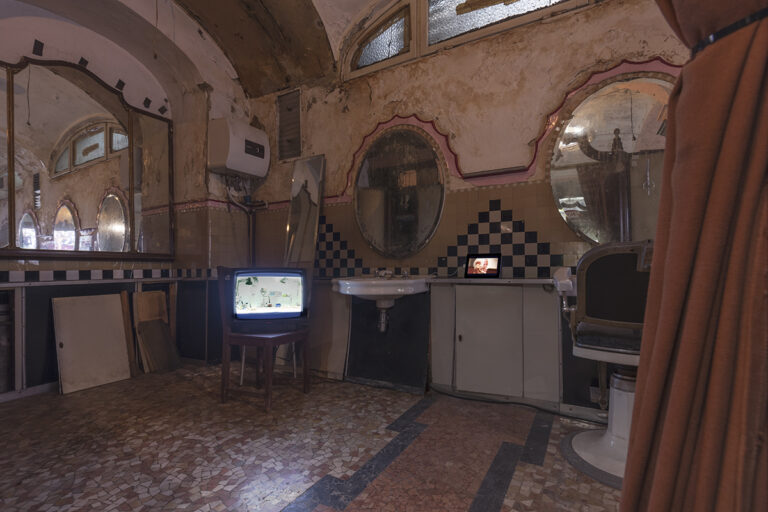 Ali Kazma, Robot, 2013 — video HD, from Resistance series