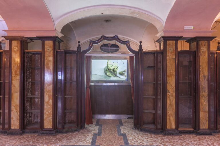 Ali Kazma, Clock Master, 2006 — video HD, dalla serie Obstructions