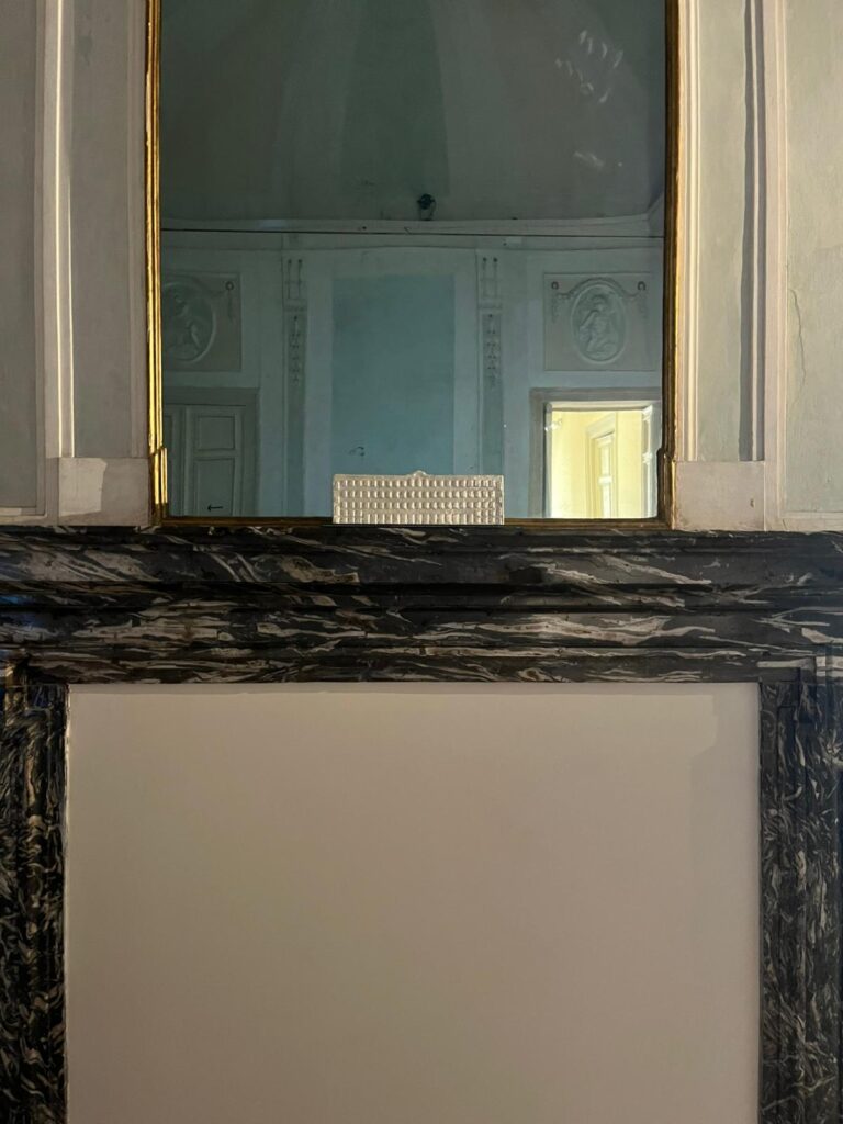 Nicoletta Grillo, Napoli Stazione Marittima / Buenos Aires Hotel de Inmigrantes, 2025 — Ceramica, vetro, stampa su carta fotografica